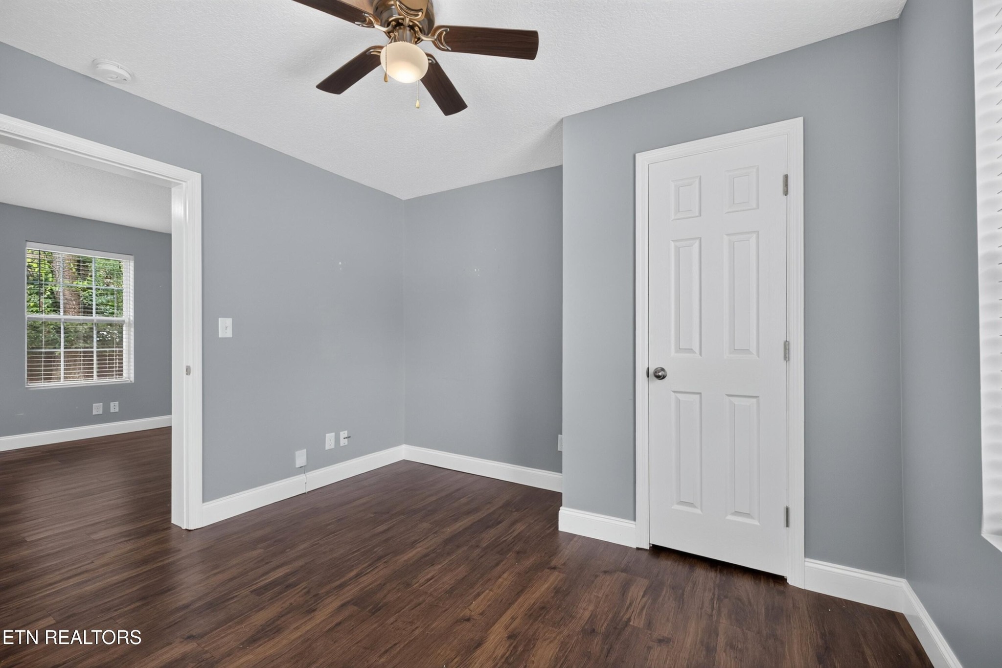 608 Middle St Property Photo 17
