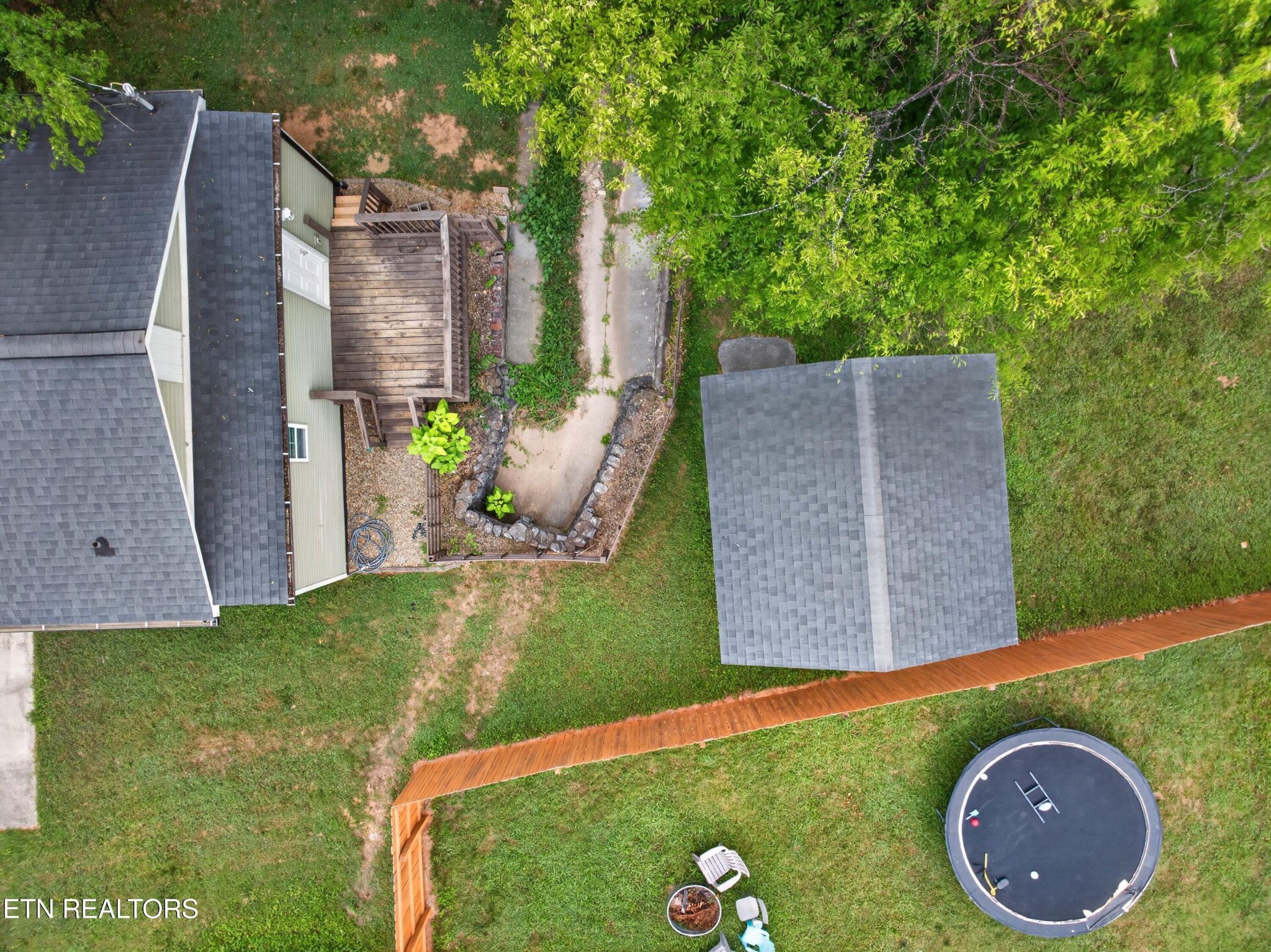 608 Middle St Property Photo 23