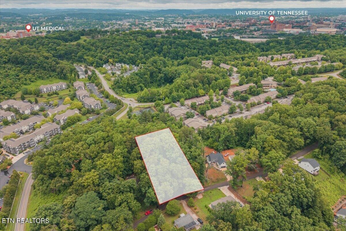 1215 Navy Drive Property Photo 1