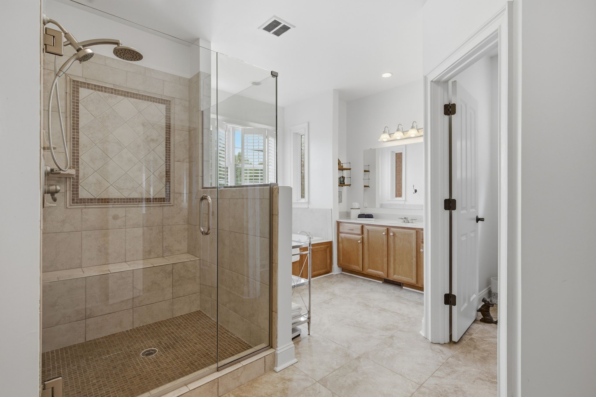 2404 Savage Creek Dr Property Photo 28