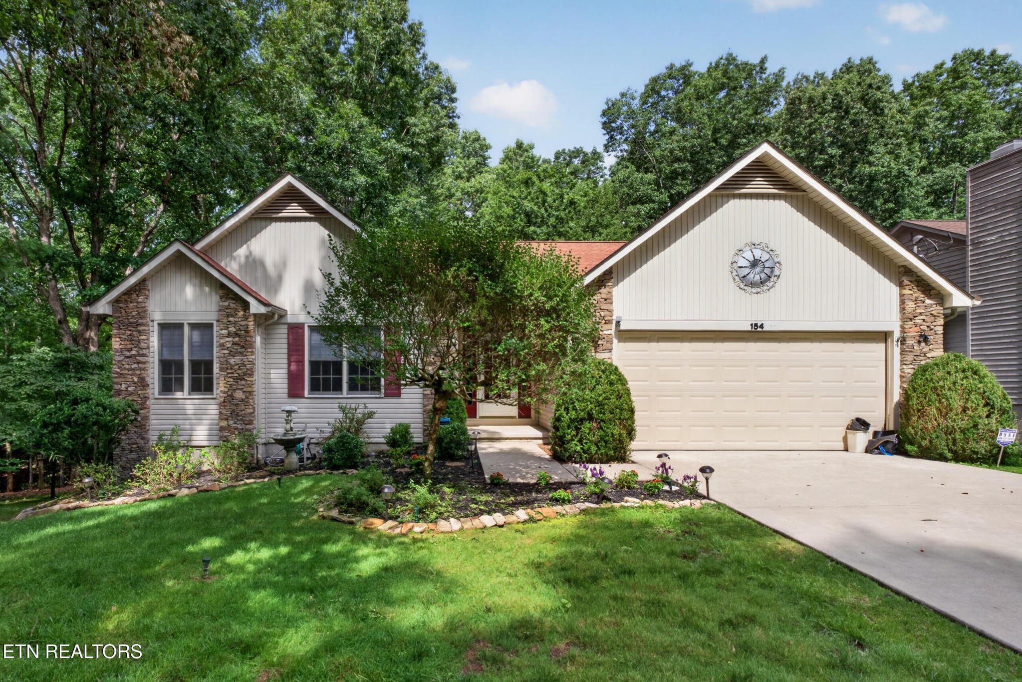 154 Glenwood Drive Property Photo 1