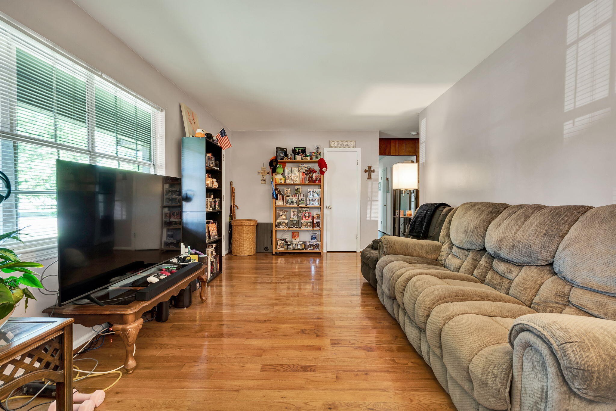 2805 Lilac Drive, Nw Property Photo 5