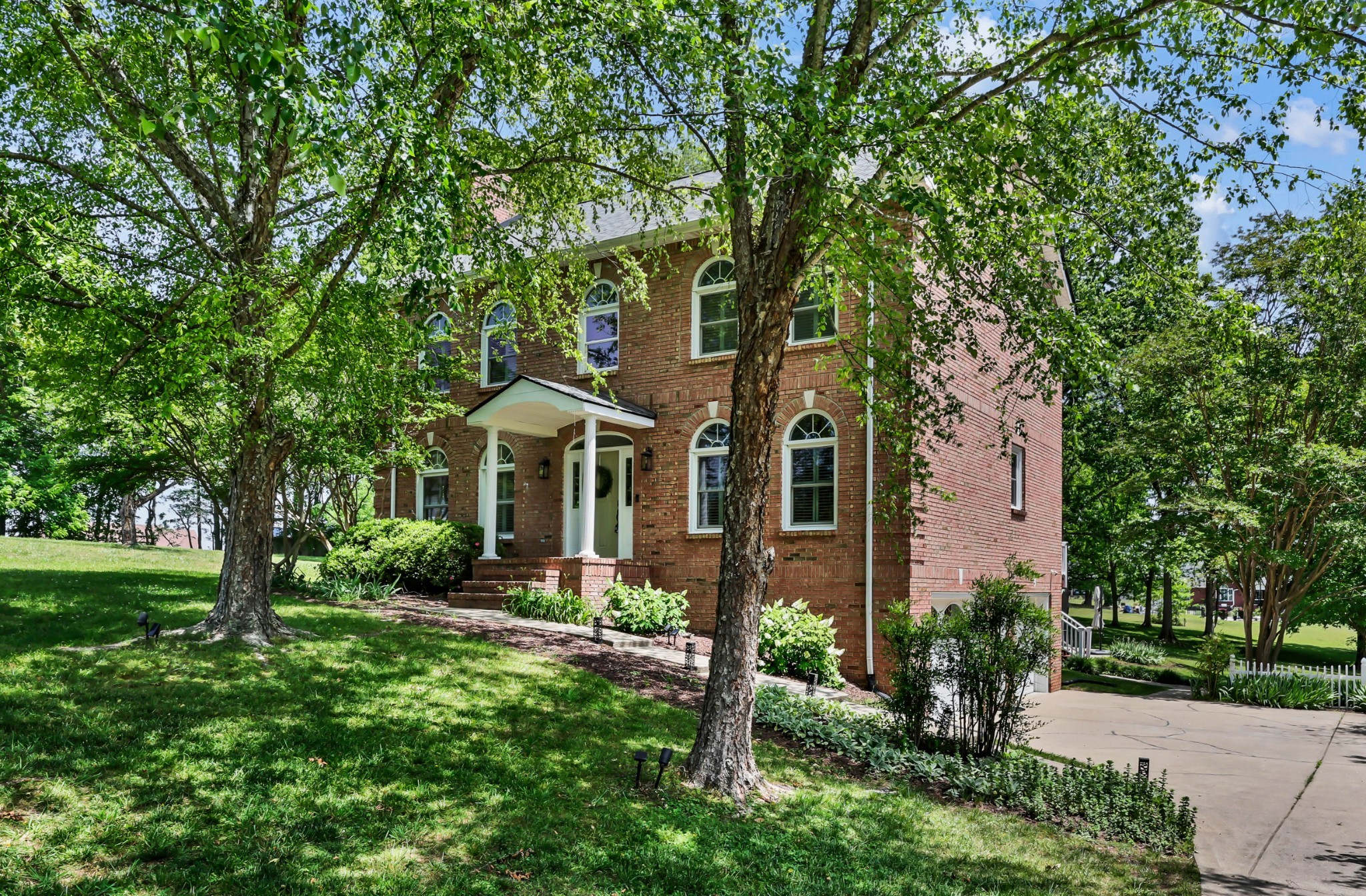 930 Doe Run Ct Property Photo 1