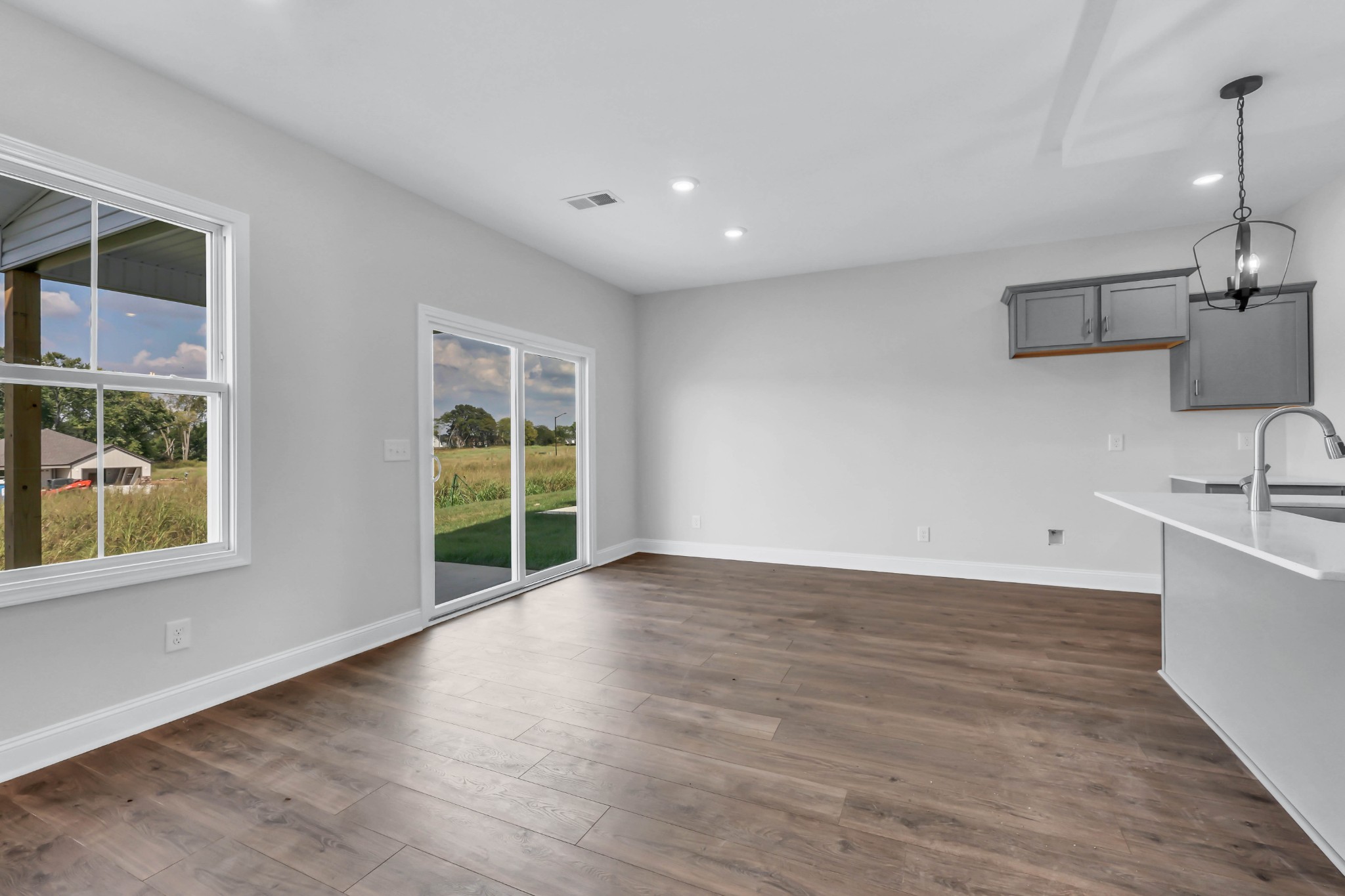 2728 Brewster Dr Property Photo 12