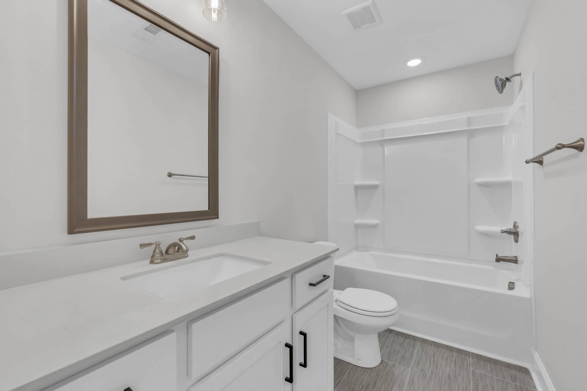 2732 Brewster Dr Property Photo 23