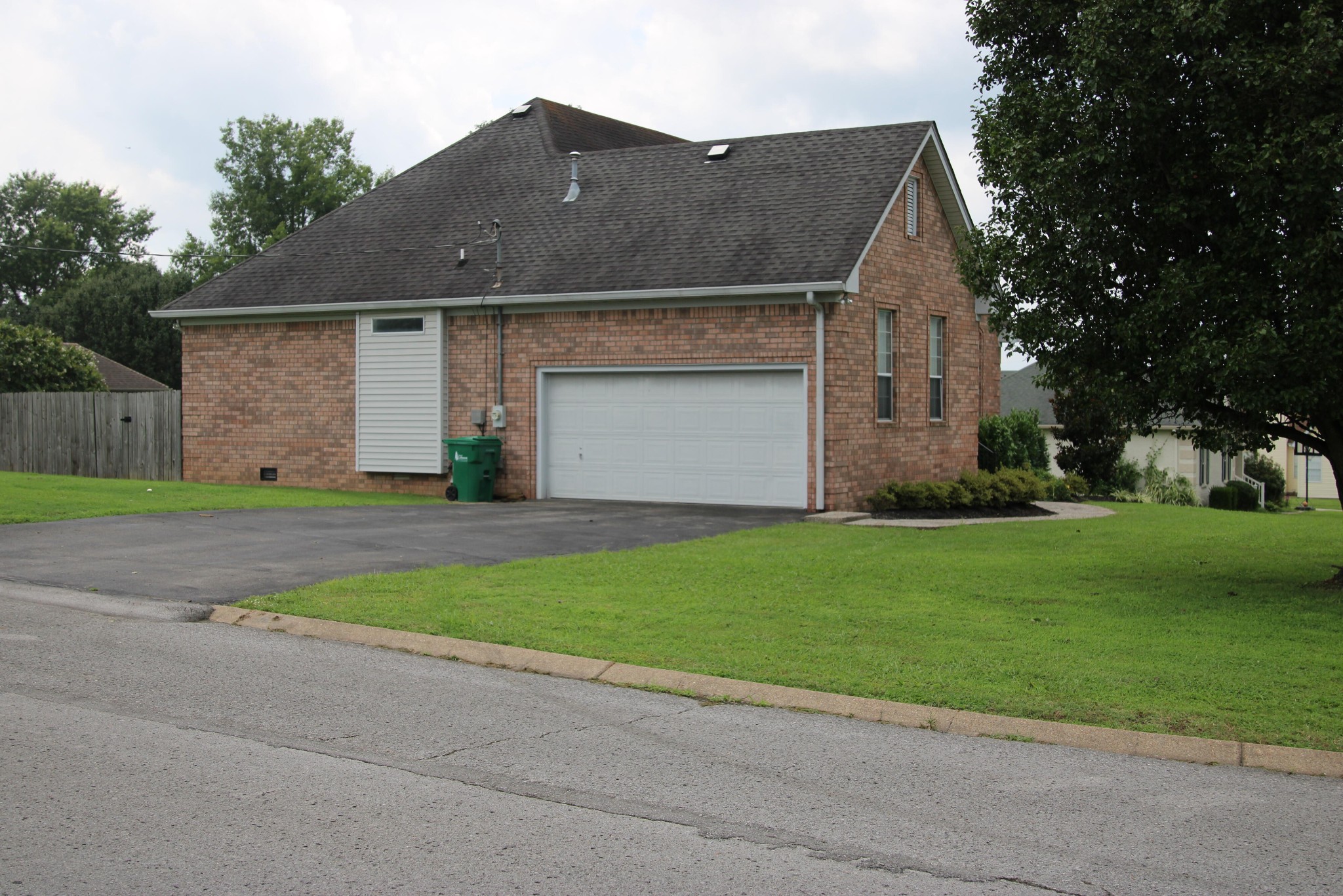 1120 Lea Cir Property Photo 5