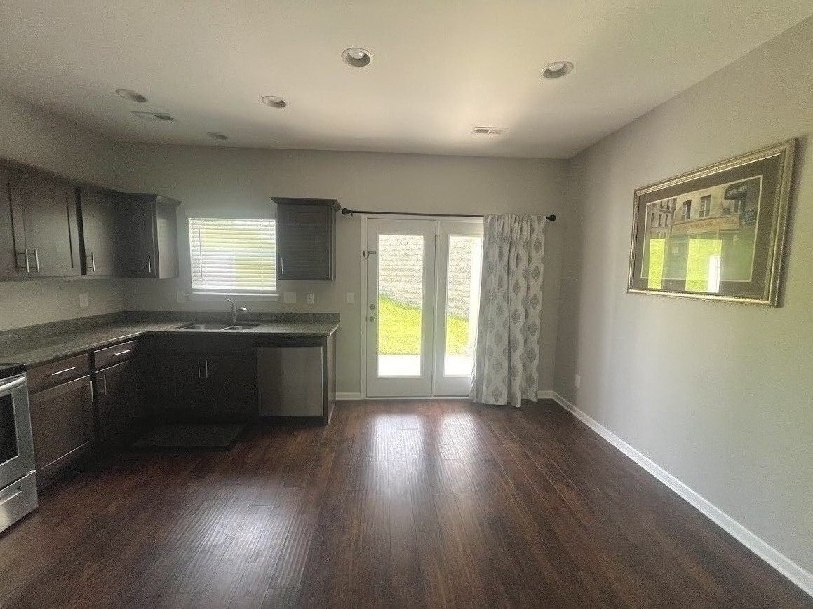 100 Bell Forge Ct Property Photo 5
