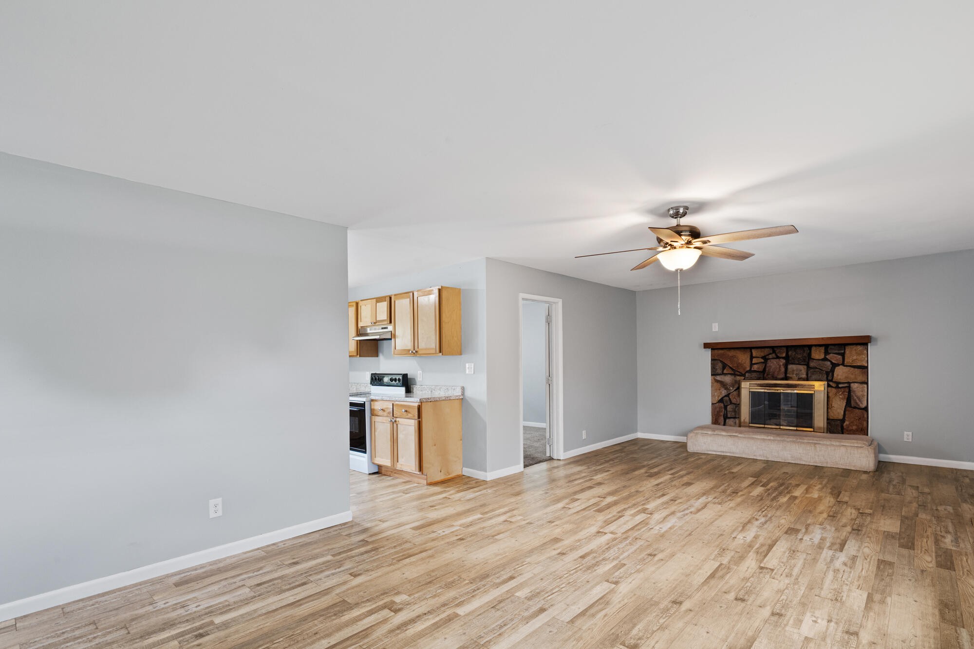 136 Golf Drive, Se Property Photo 5
