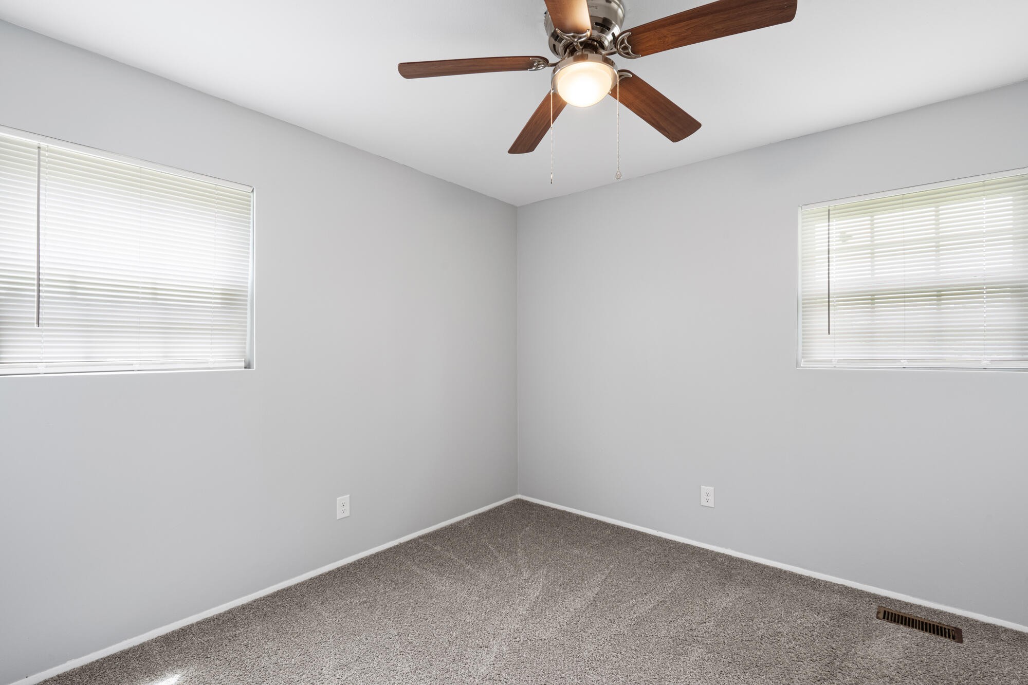136 Golf Drive, Se Property Photo 20