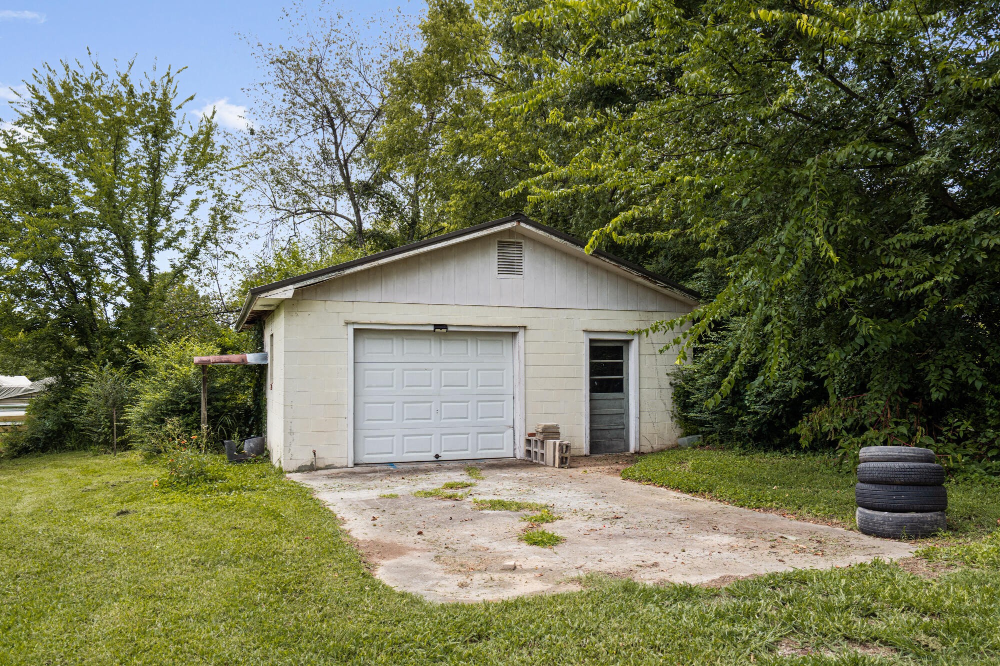 136 Golf Drive, Se Property Photo 28