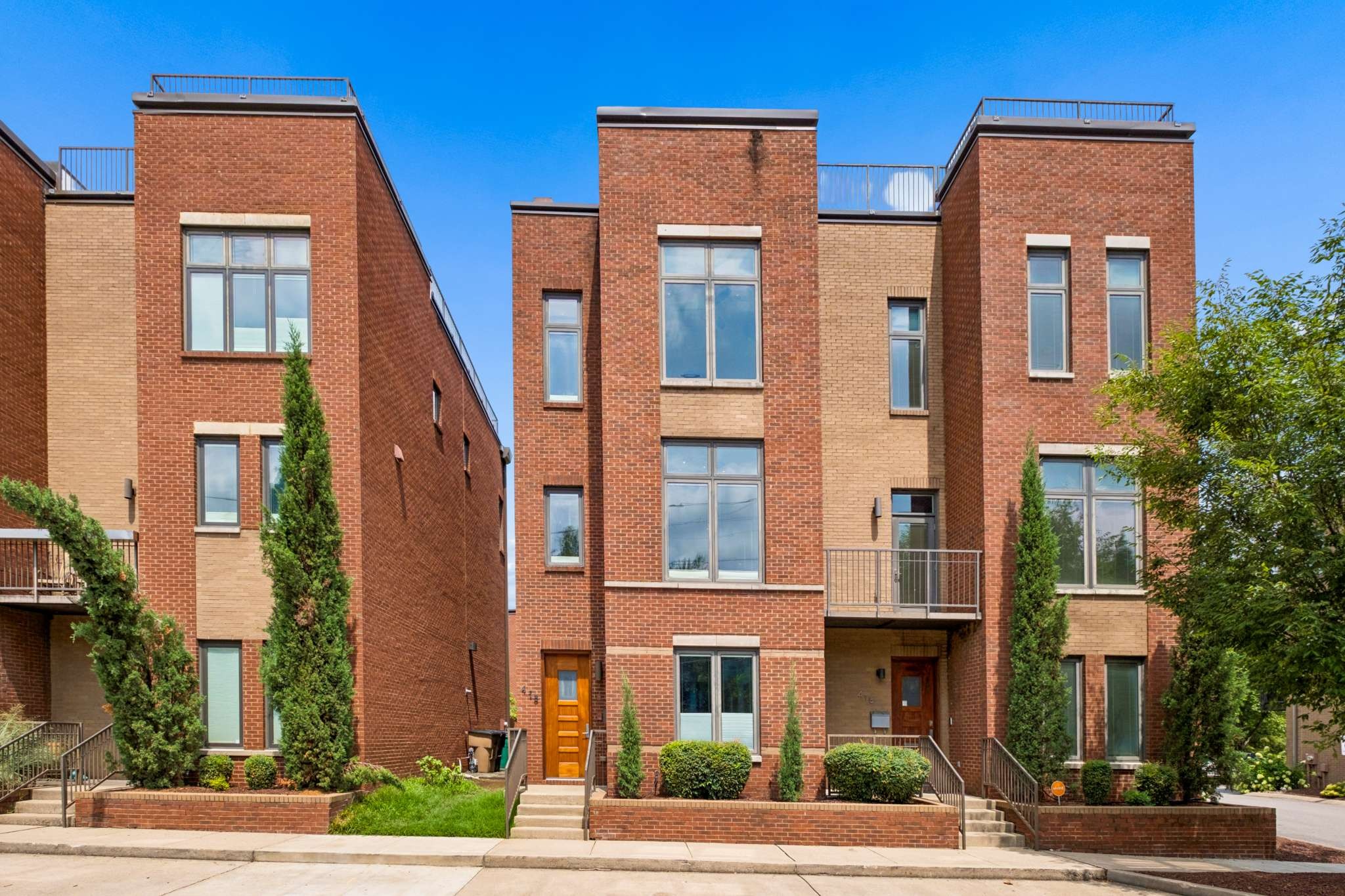 418 Van Buren St