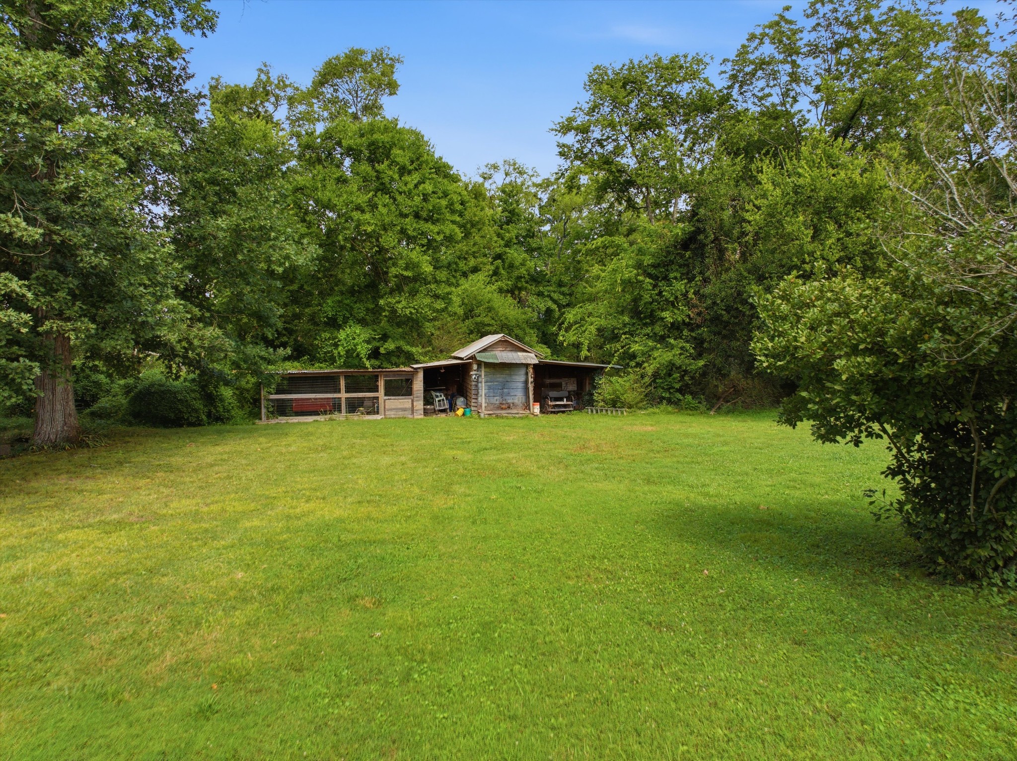 123s Shadow Lane Property Photo 4