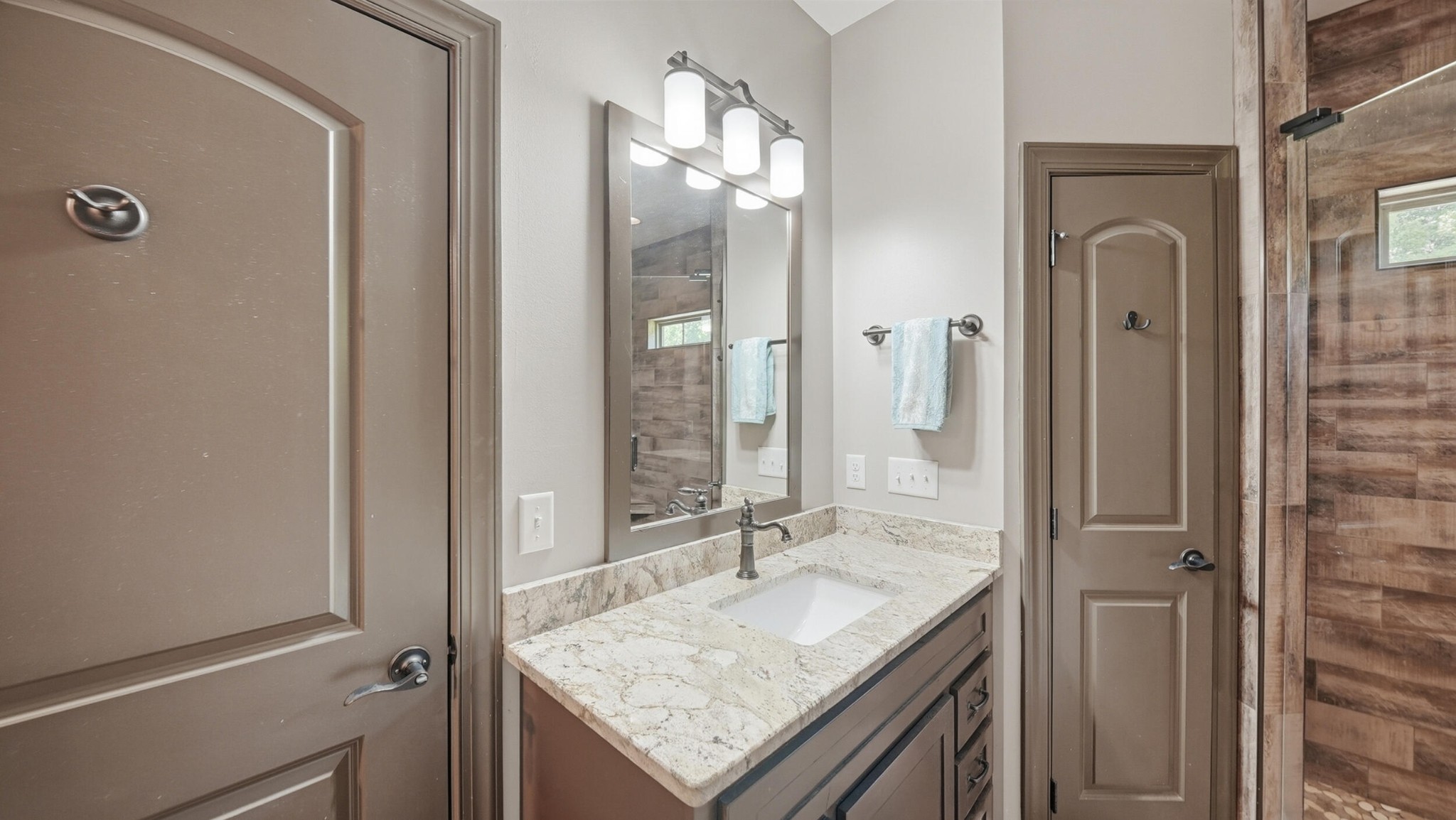 1010 Buckingham Way Property Photo 25