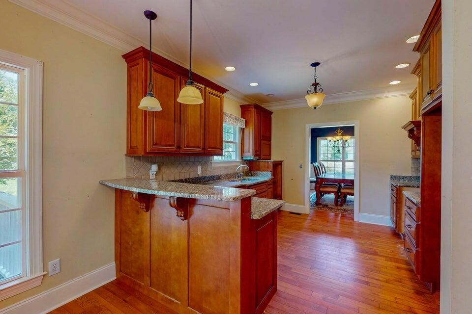 355 Leatha Lane, Nw Property Photo 8