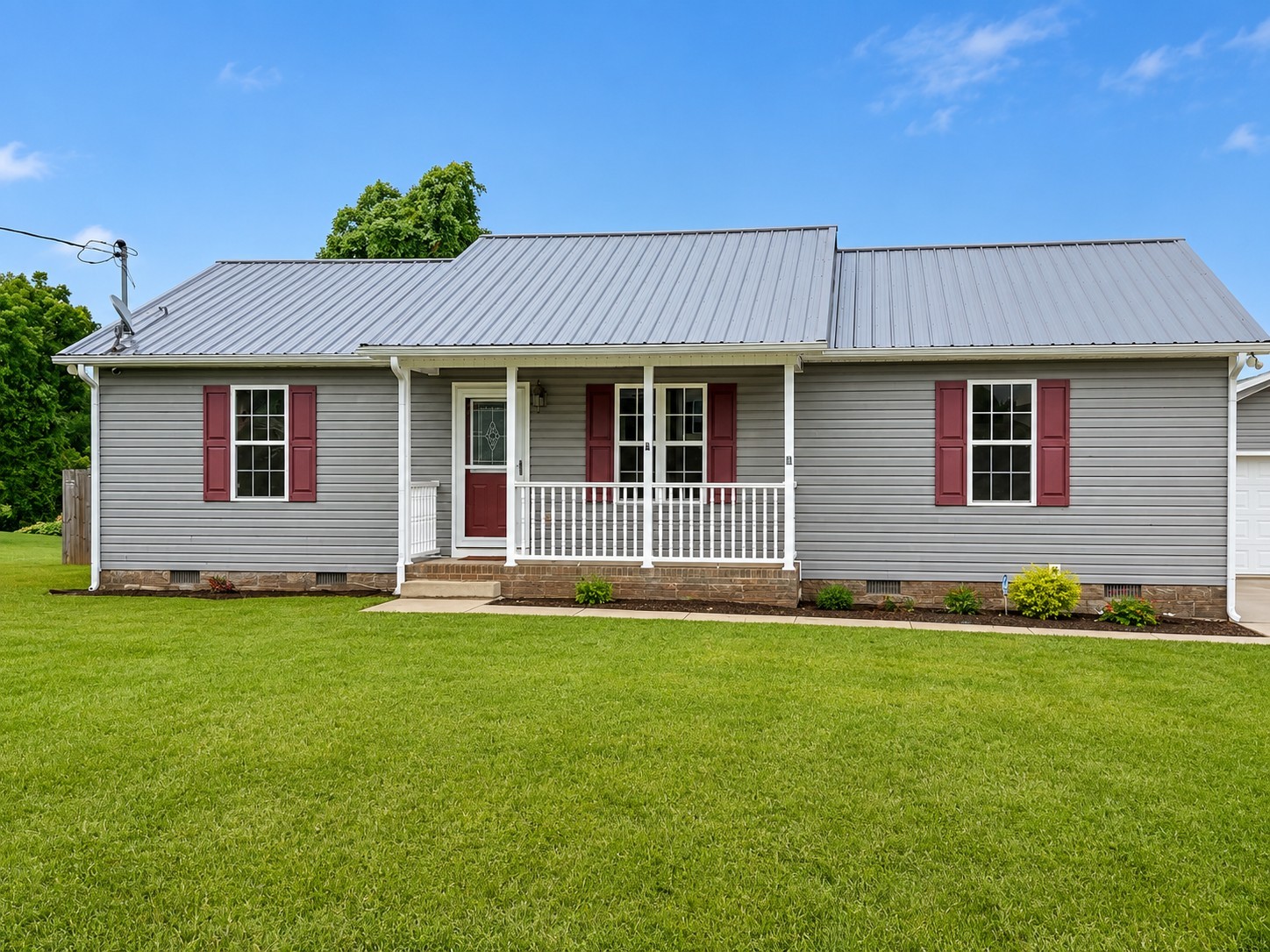 383 Strawberry Dr