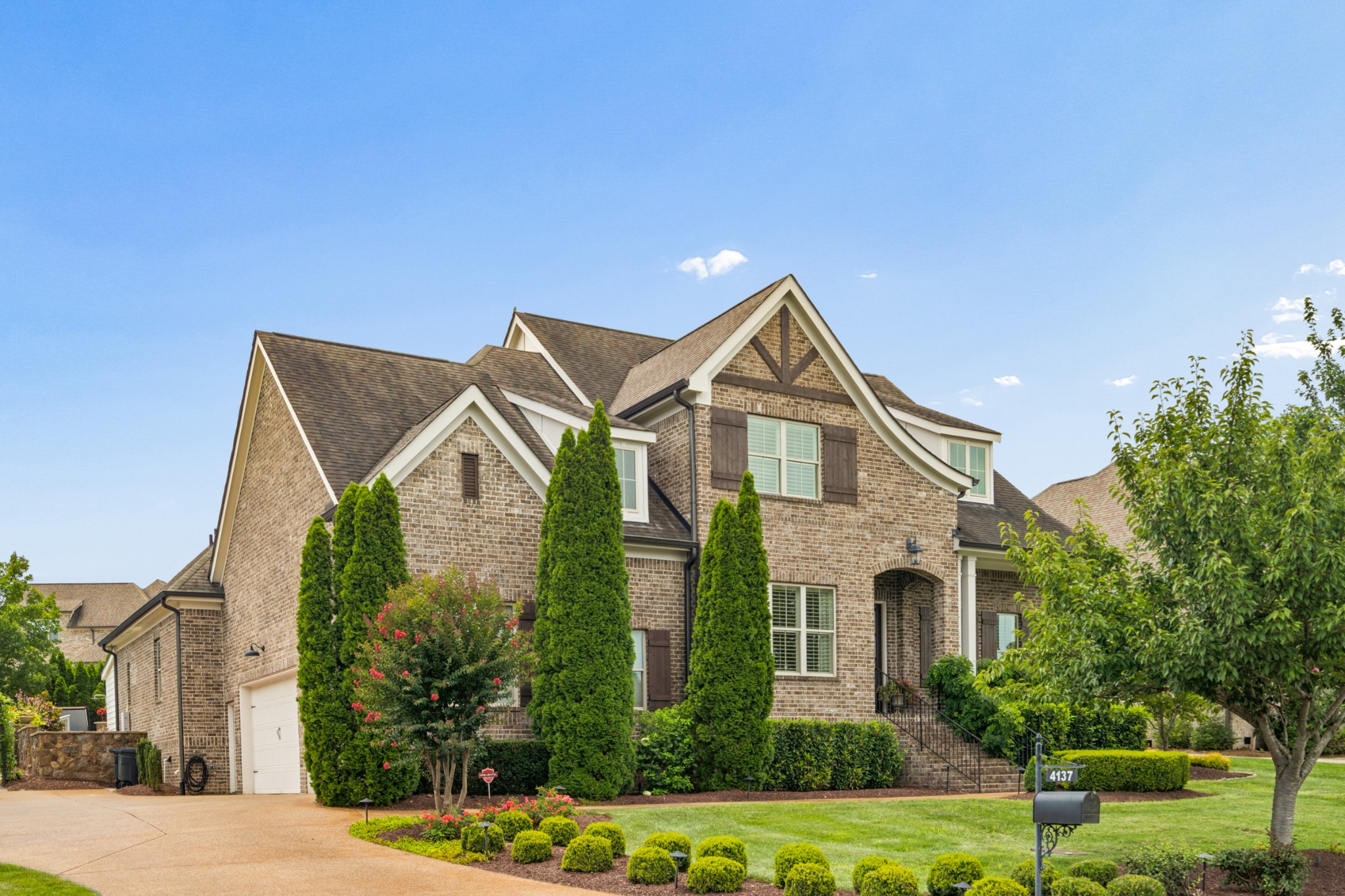 4137 Banner Square Ln