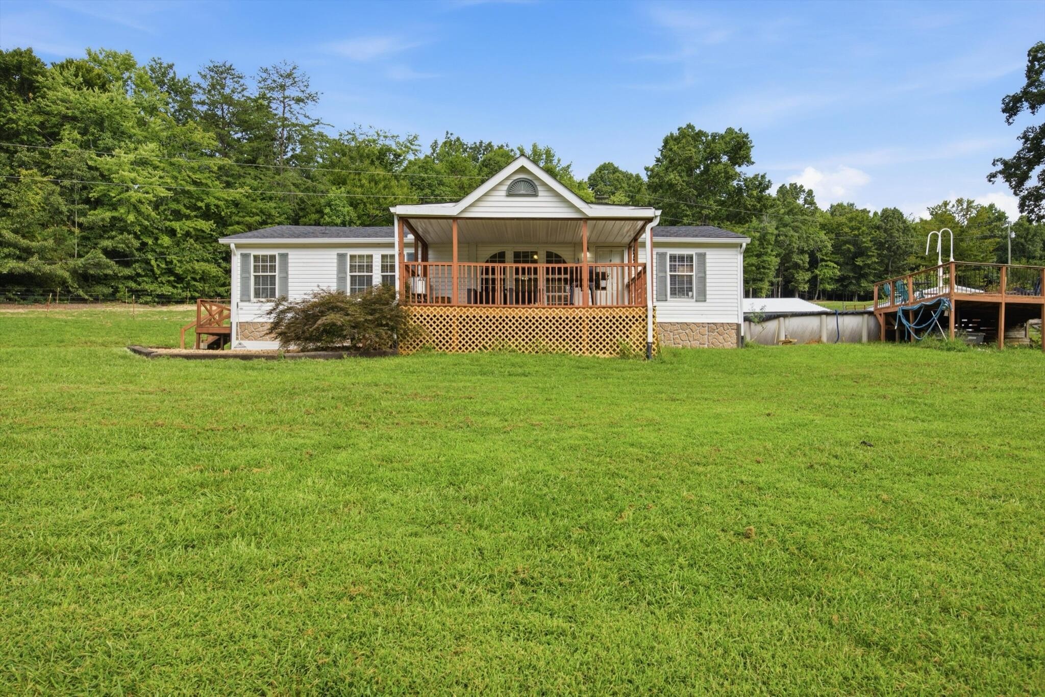 312 Eaves Ferry Road Property Photo 1
