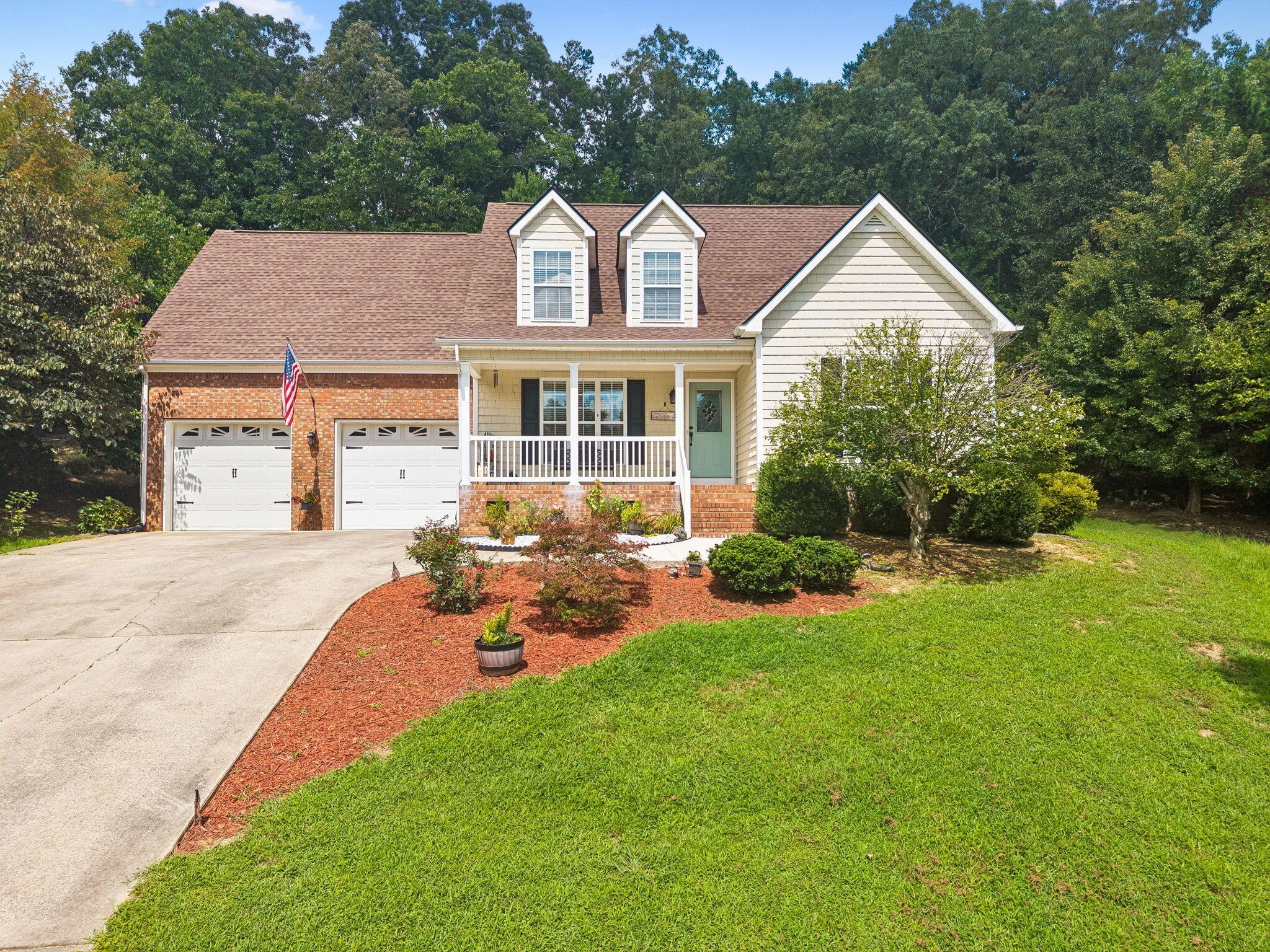 2926 Vine Drive Property Photo 1