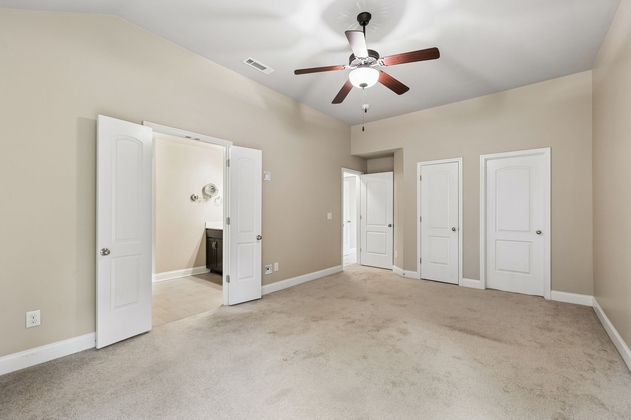 1070 Daniel Ln Property Photo 21