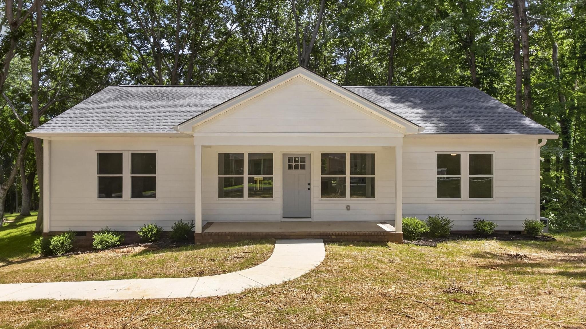 226 Hillcrest Dr