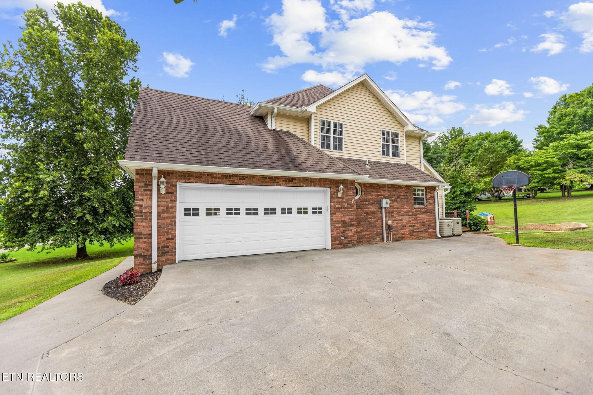 334 Lynnwood Drive Property Photo 4
