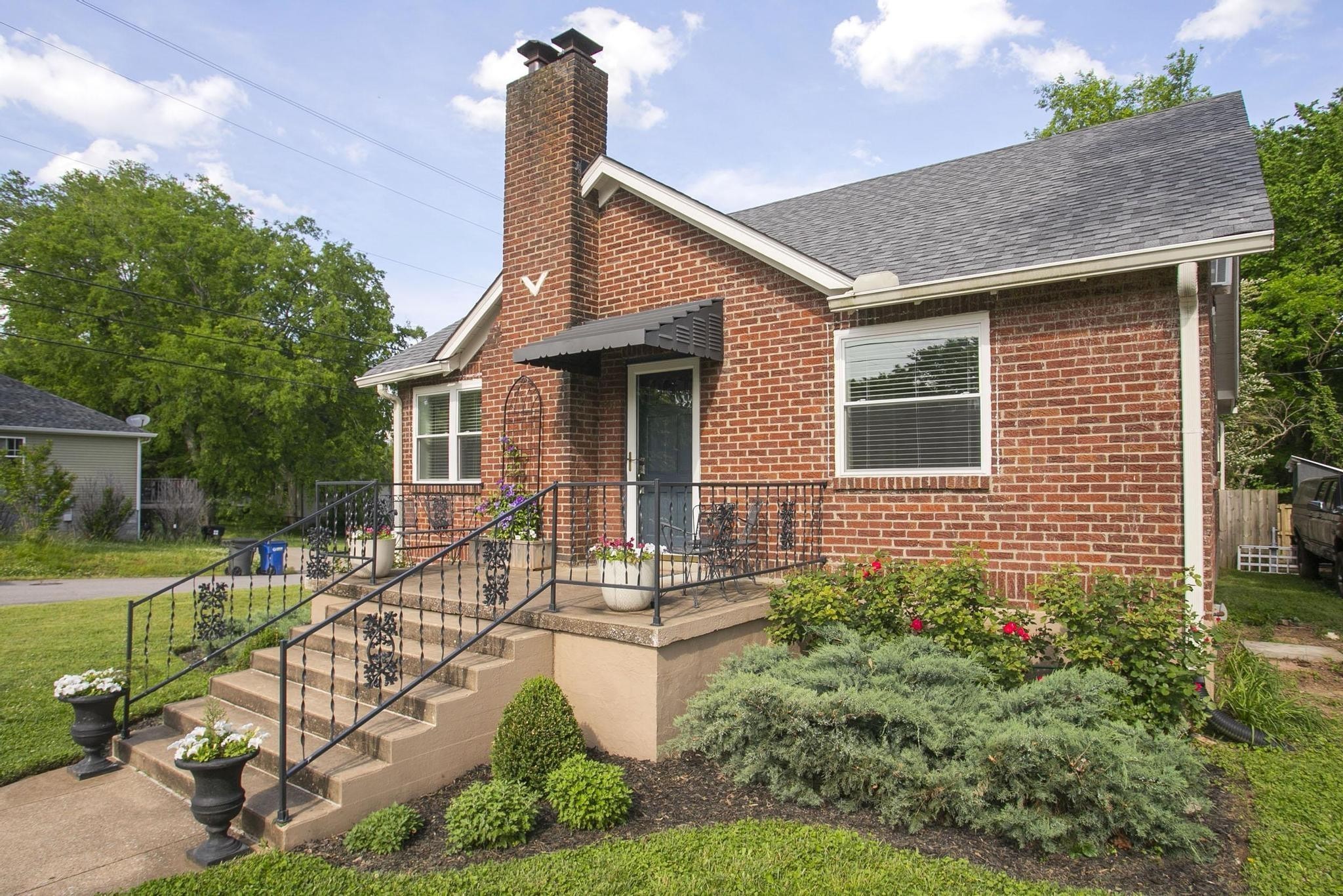 806 Fleming St