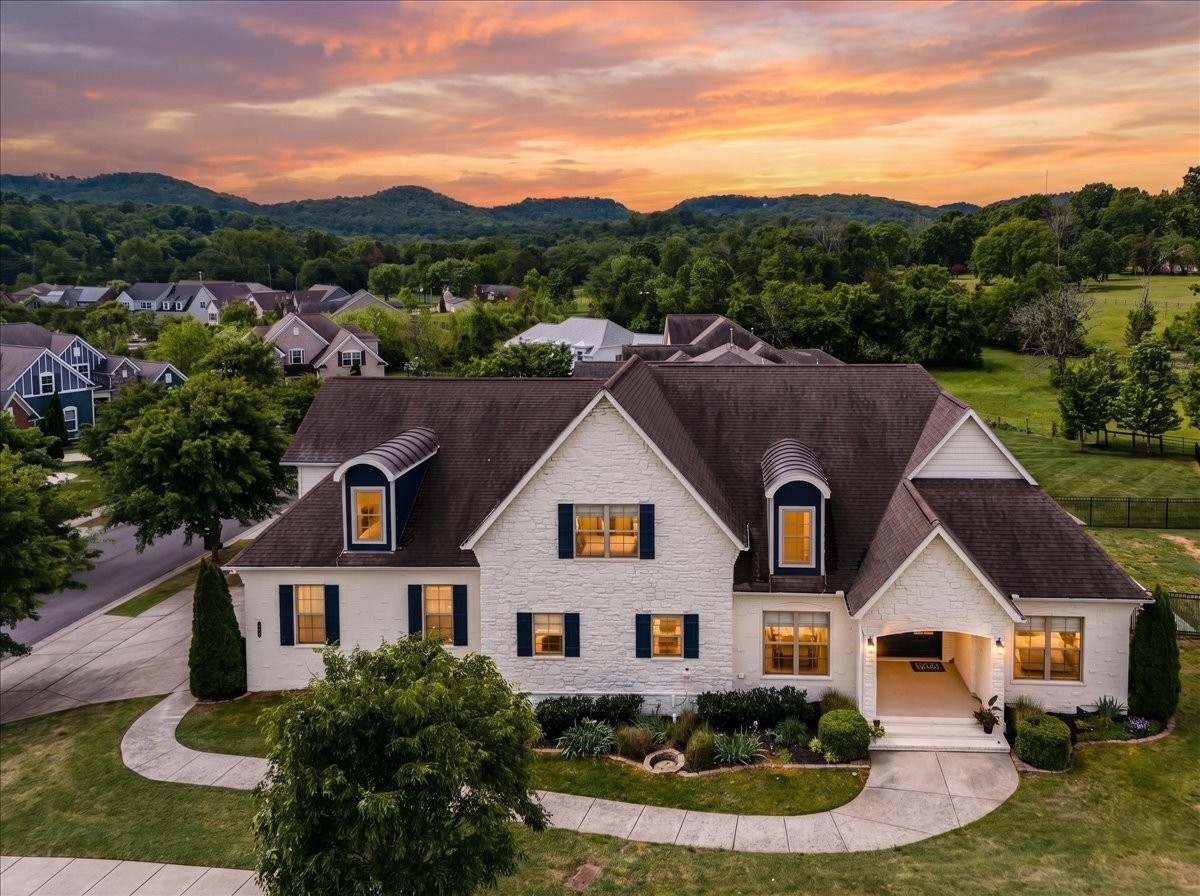5109 Falling Water Rd