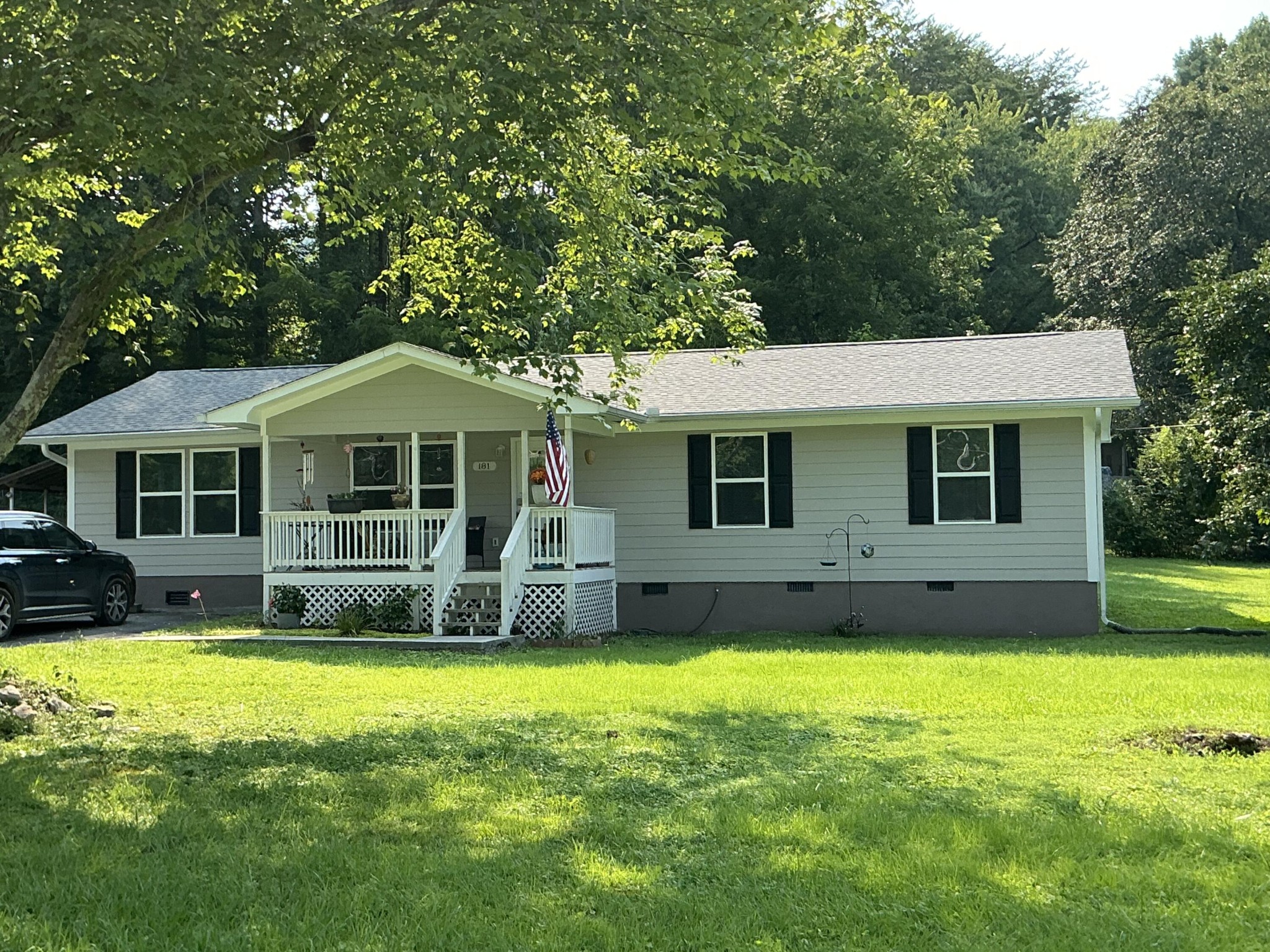 181 Spring Street Property Photo 1