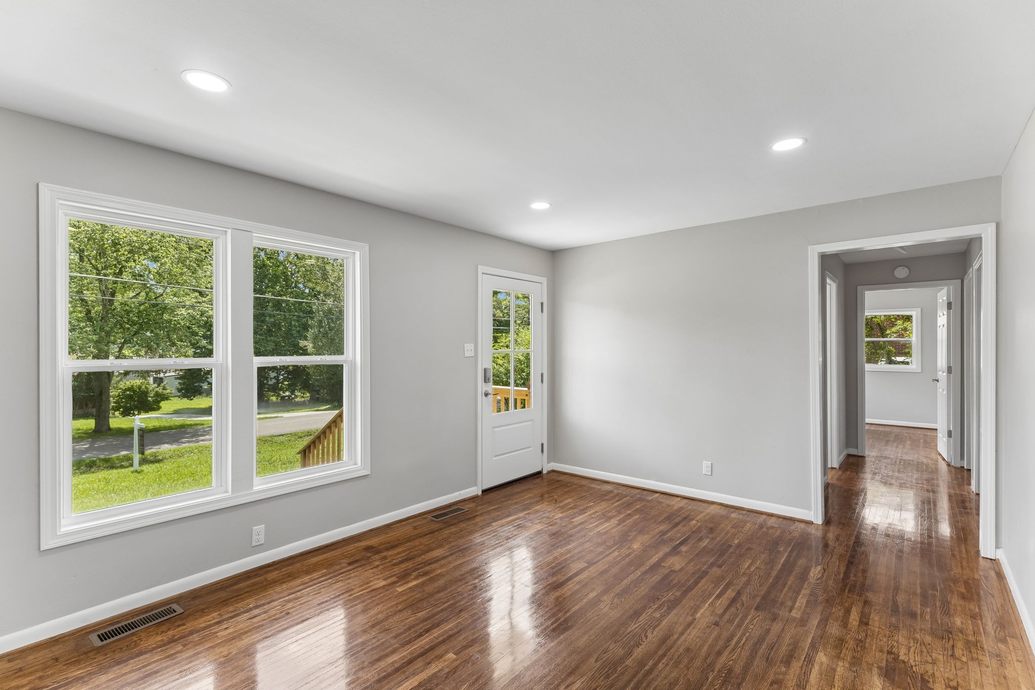 668 Jackson Ave Property Photo 1