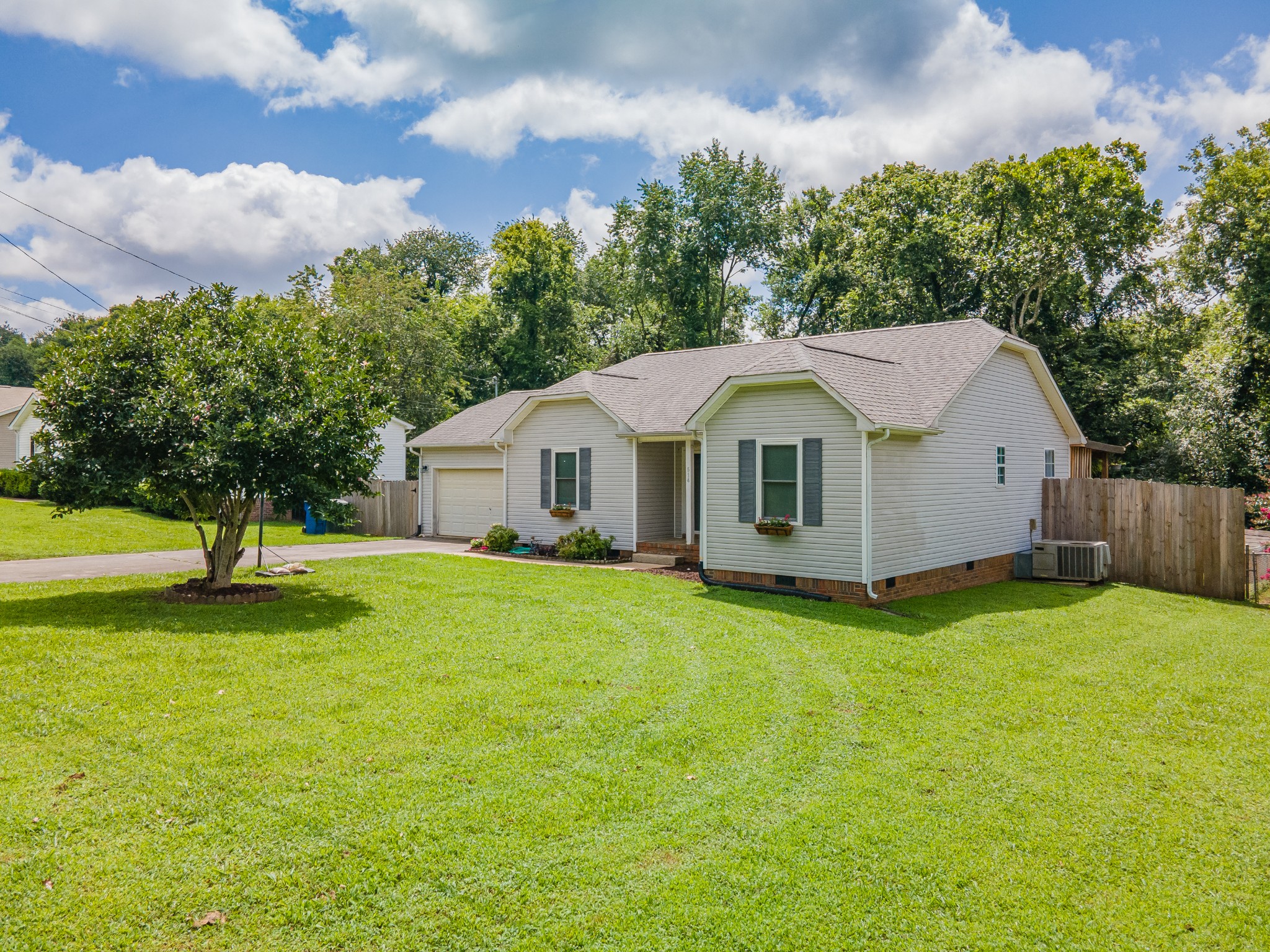 514 Winning Dr Property Photo 1