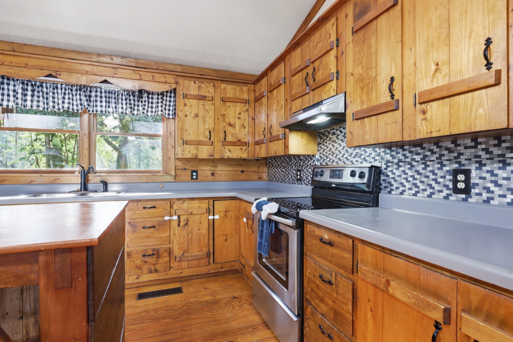 4628 County Home Rd Property Photo 13