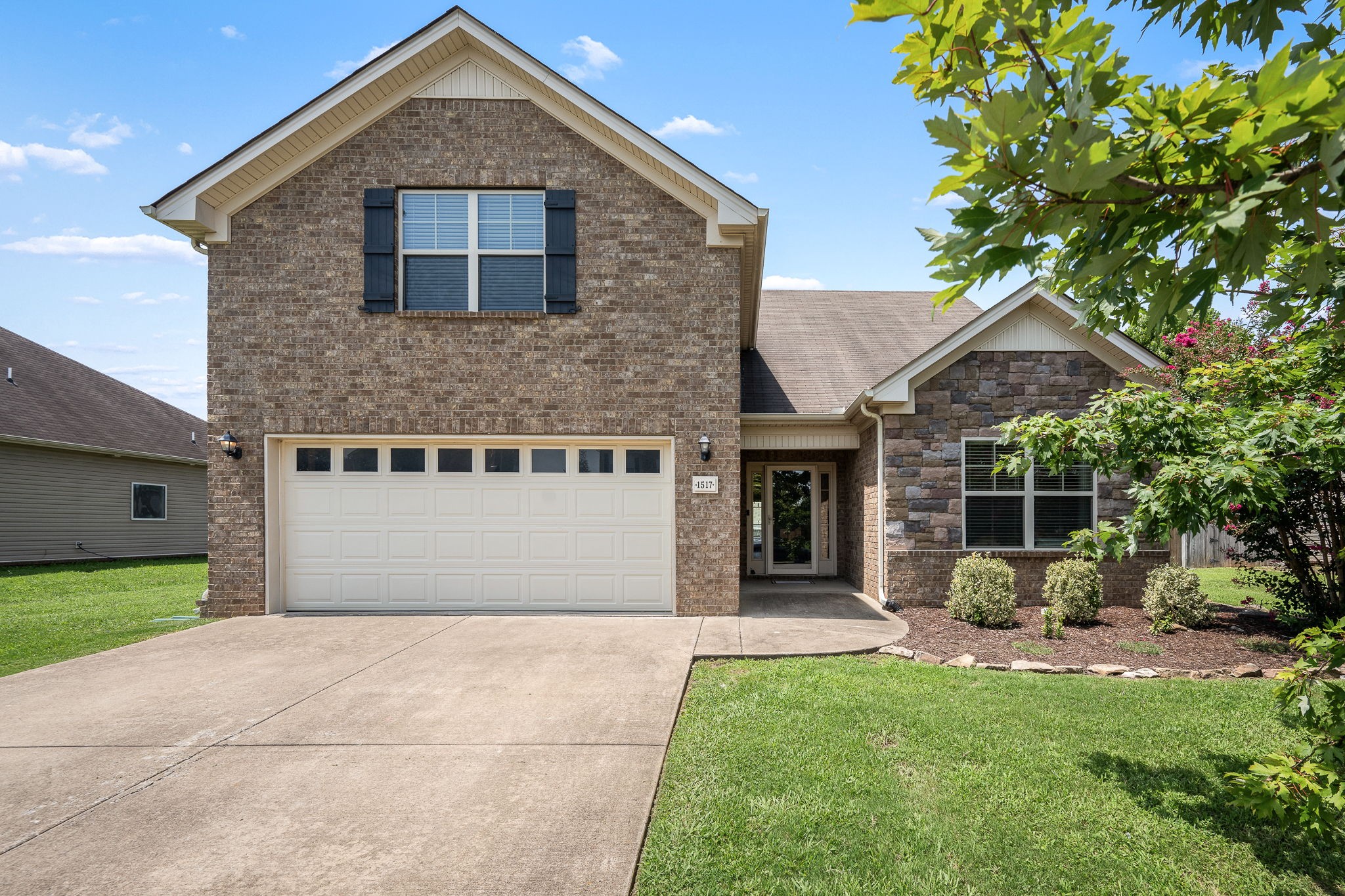 1517 John Lee Ln Property Photo 1
