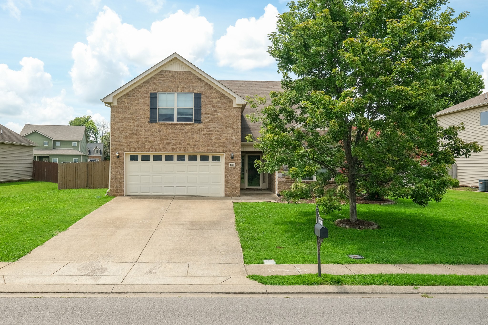1517 John Lee Ln Property Photo 1