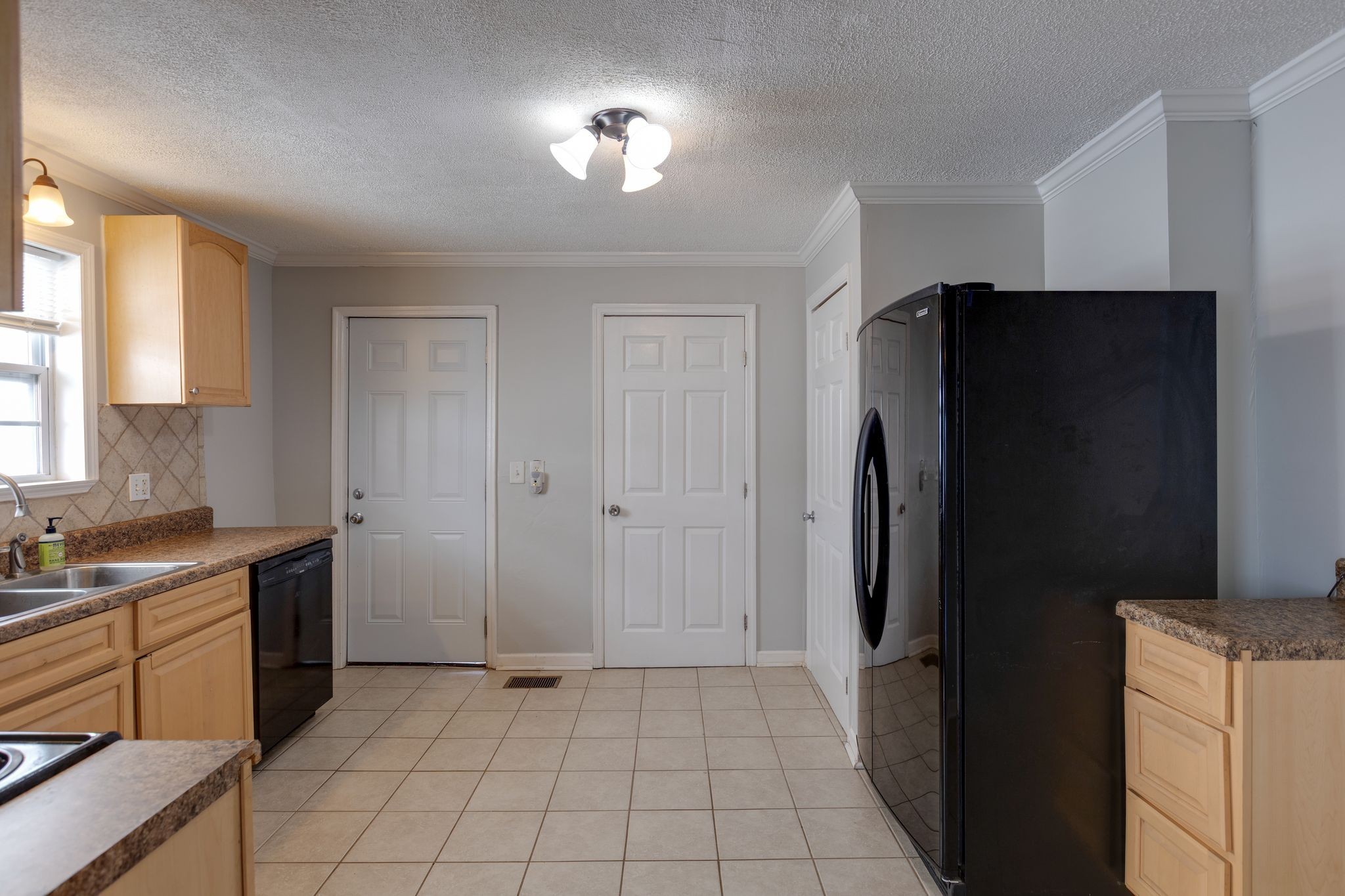 2412 Chapel Ave Property Photo 15