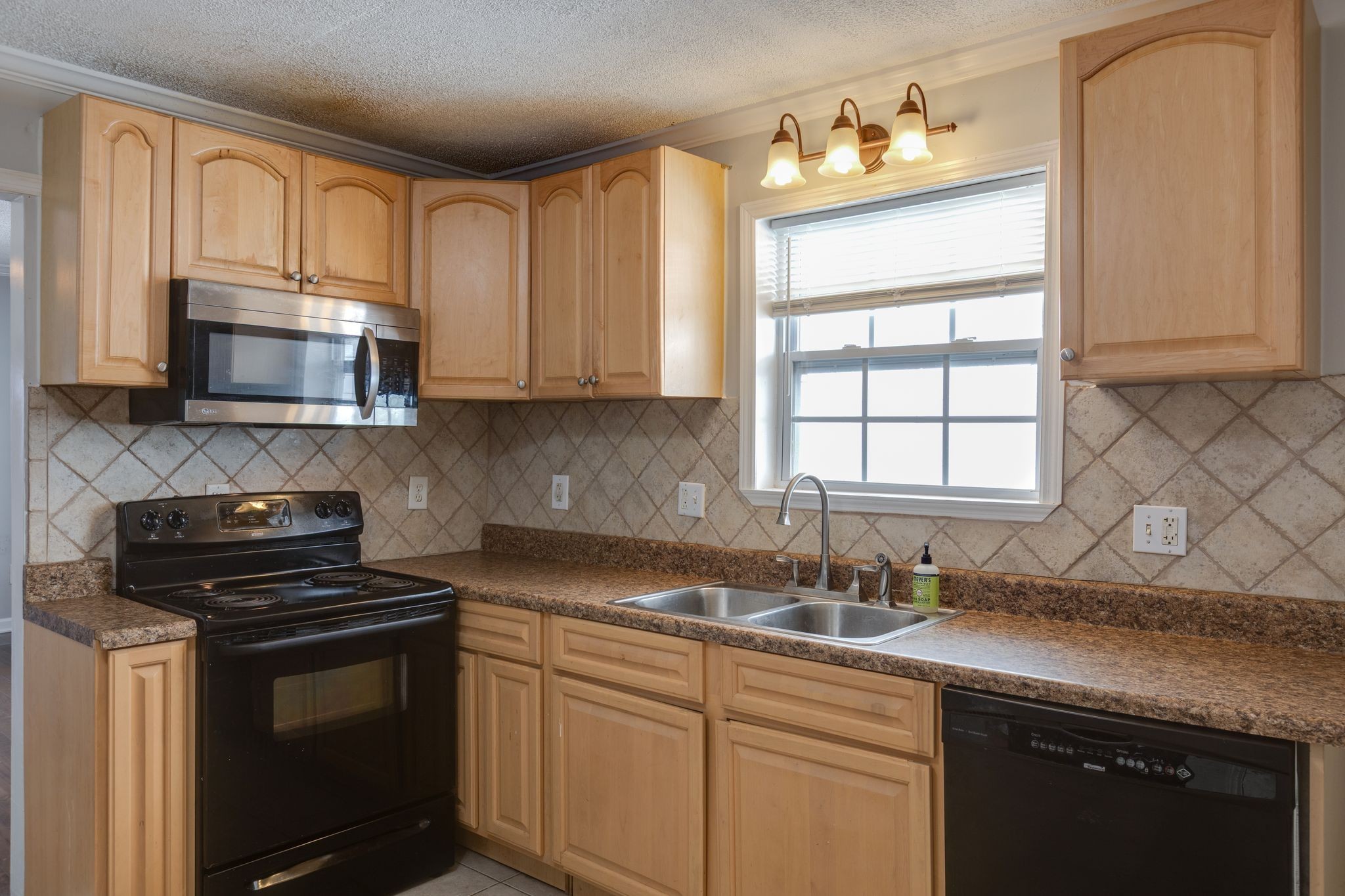 2412 Chapel Ave Property Photo 16