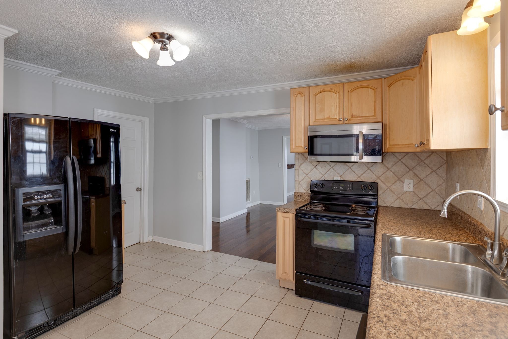 2412 Chapel Ave Property Photo 18