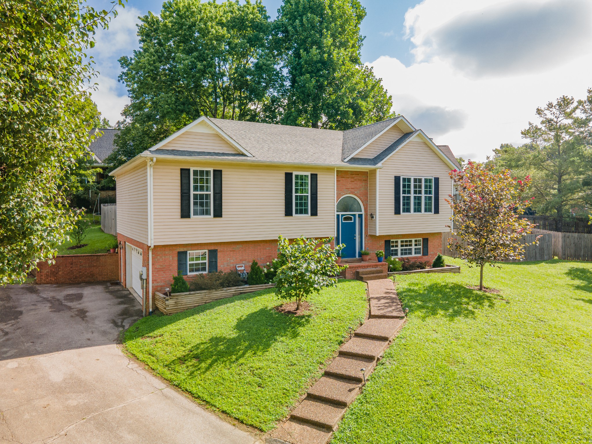 107 Timberland Dr