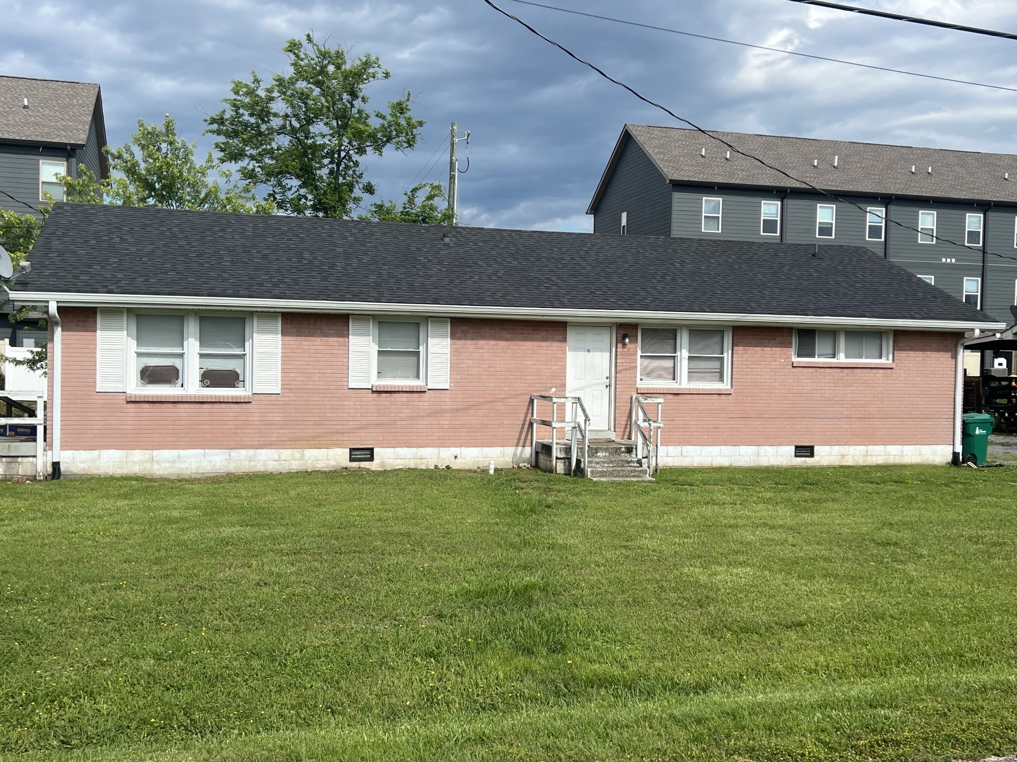 719 Kent Dr Property Photo 1