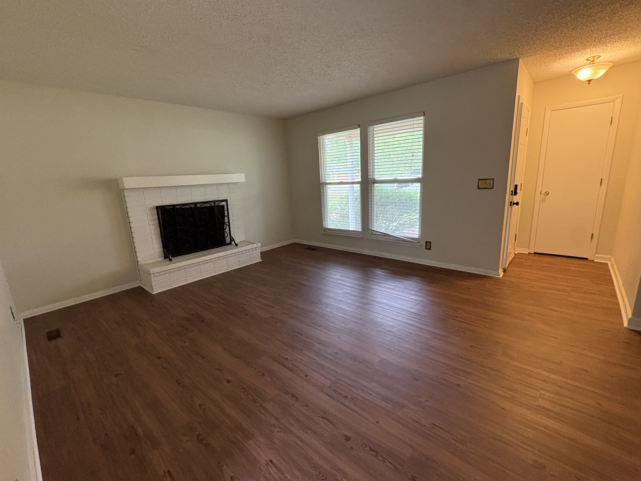 2075 Stonebrook Dr Property Photo 3