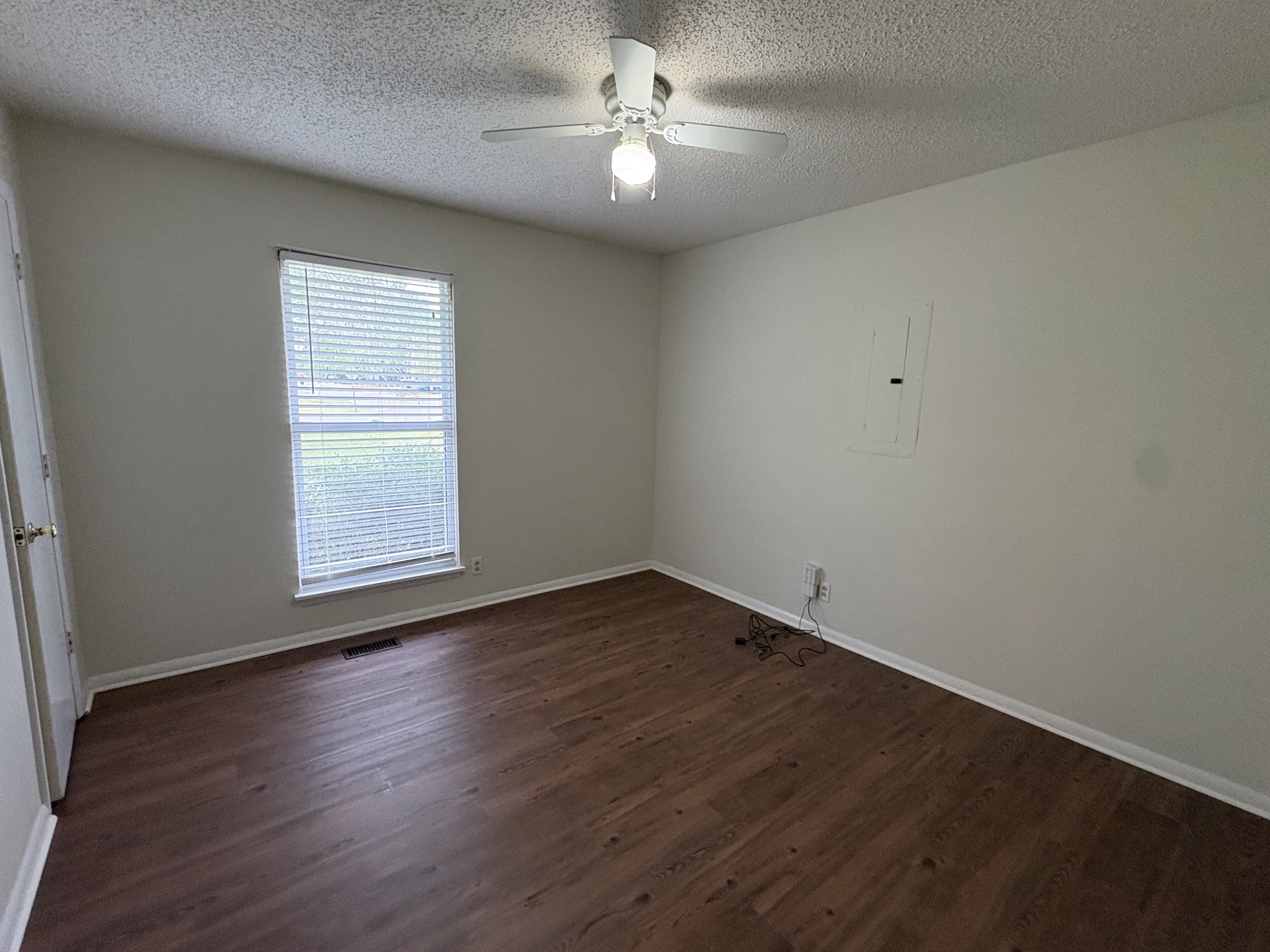2075 Stonebrook Dr Property Photo 10