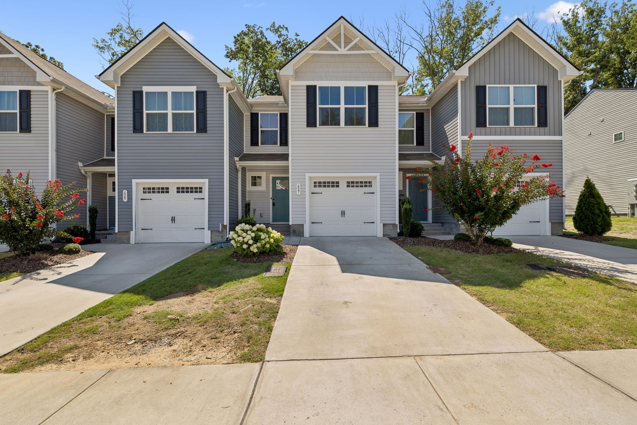 627 Woodall Ridge Dr Property Photo 1