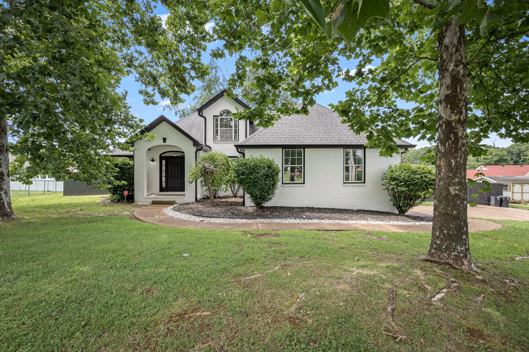 907 Harpeth River Ct