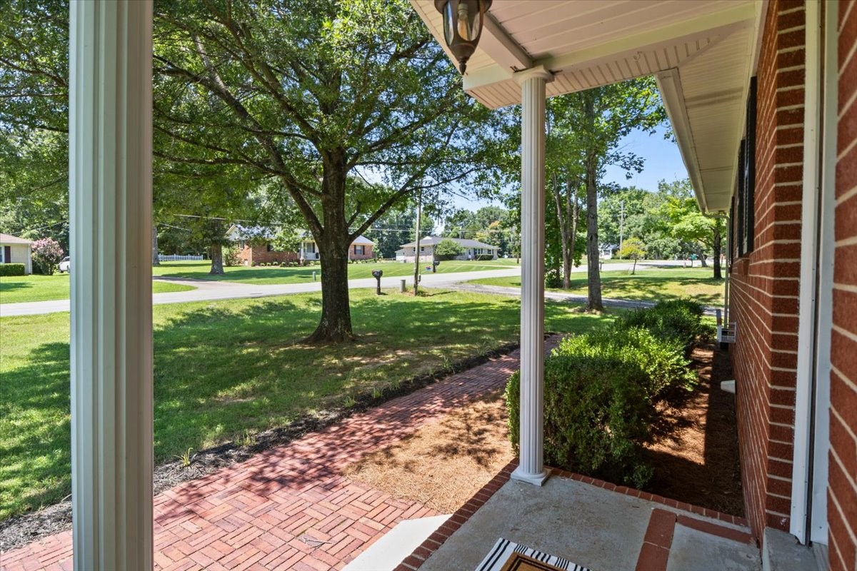 353 Powers Blvd Property Photo 4