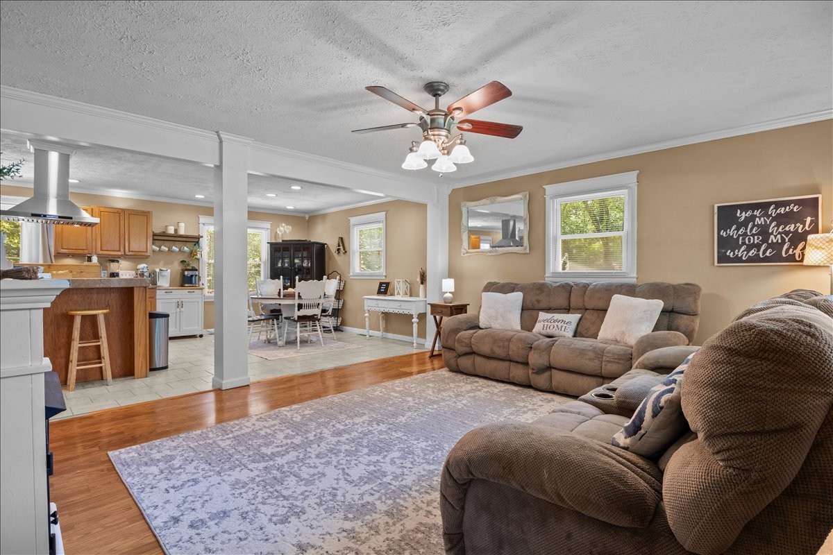 353 Powers Blvd Property Photo 5