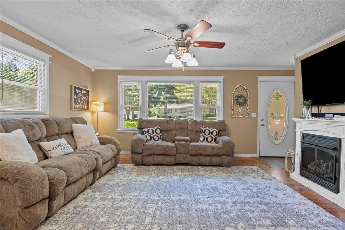 353 Powers Blvd Property Photo 8