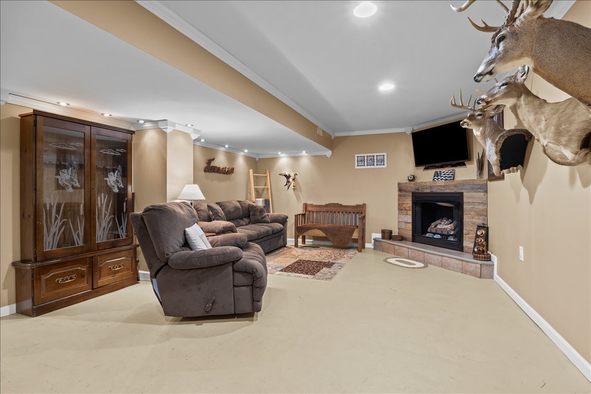 353 Powers Blvd Property Photo 28