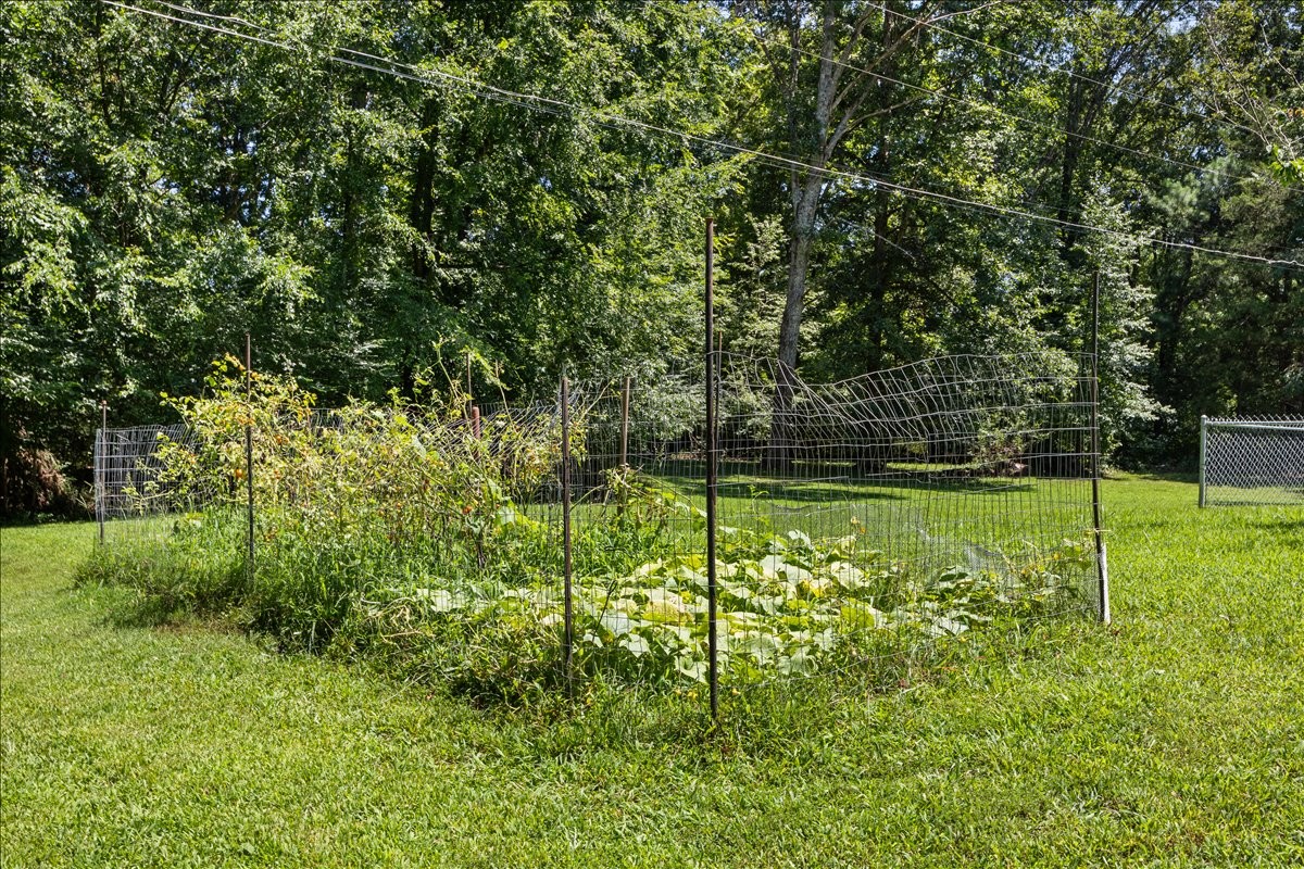 353 Powers Blvd Property Photo 41