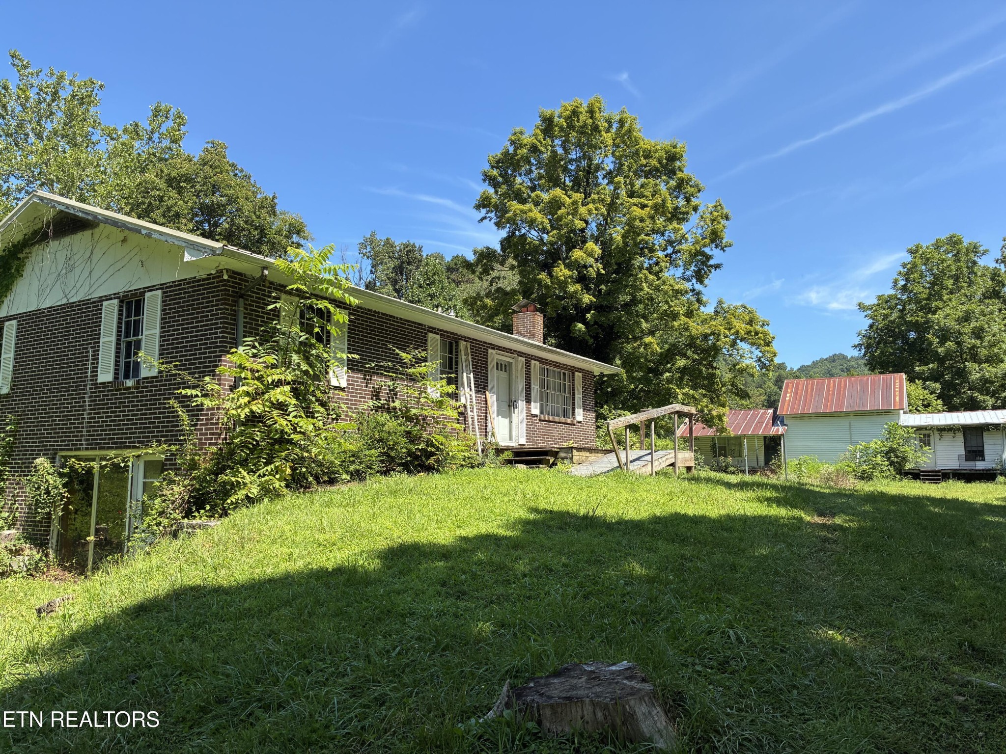 186 Drinnon Lane Property Photo 1