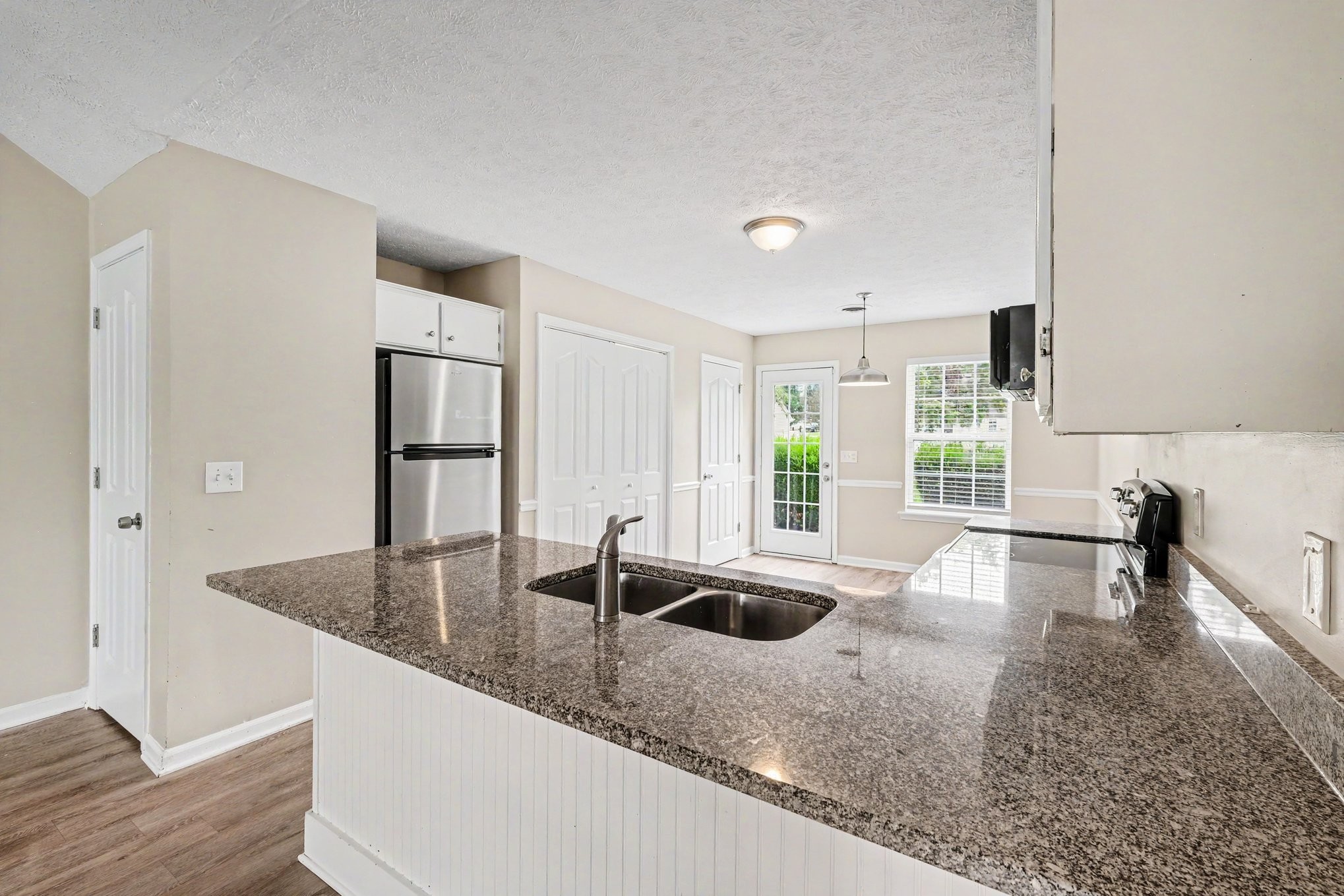 107 Breeze Dr Property Photo 6