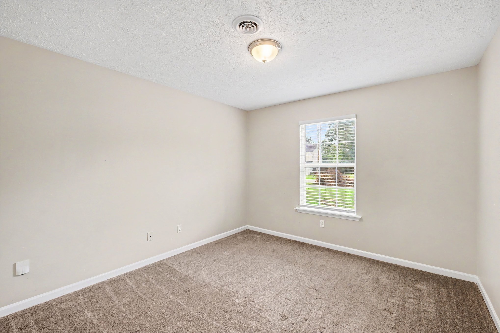 107 Breeze Dr Property Photo 12